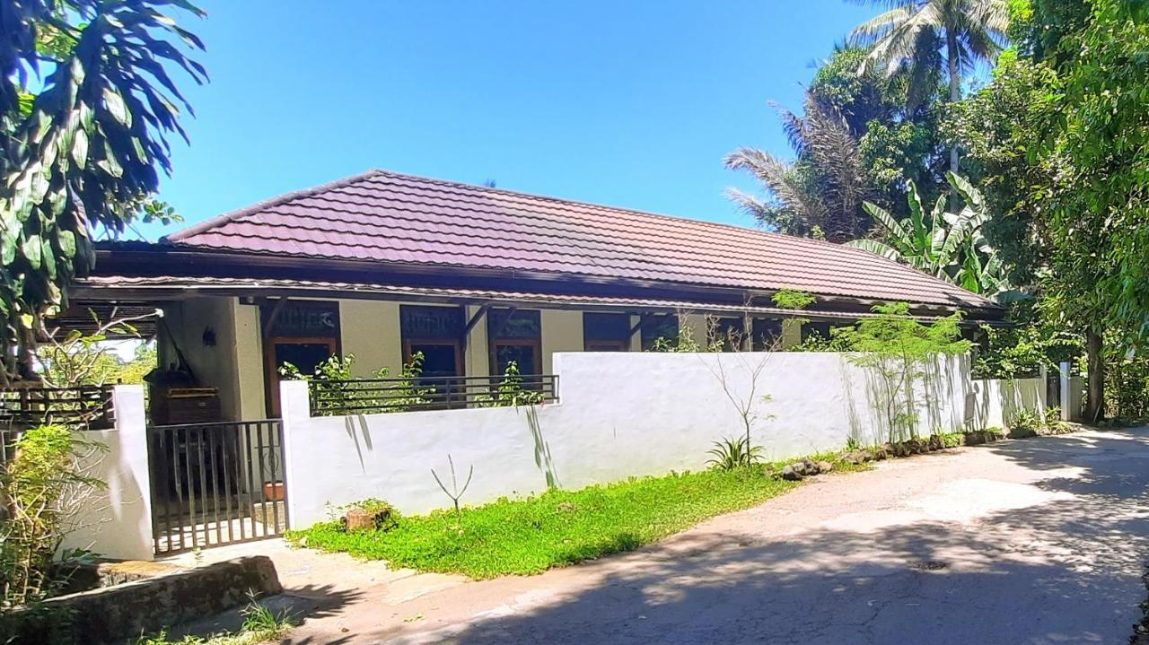 Guesthouse The 4 Fish Manado Zewnętrze zdjęcie
