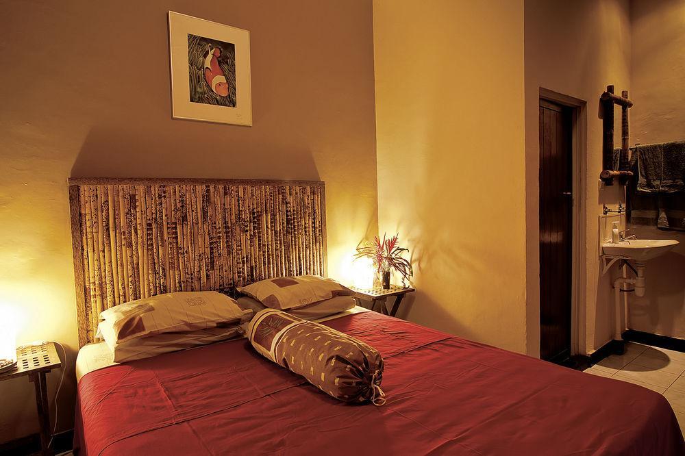Guesthouse The 4 Fish Manado Zewnętrze zdjęcie
